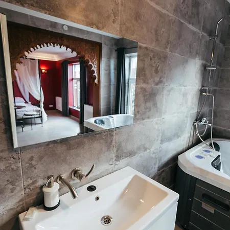 Nour Love hotel