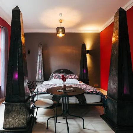 Liebeshotel Nour *