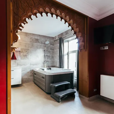 Love hotel Nour *